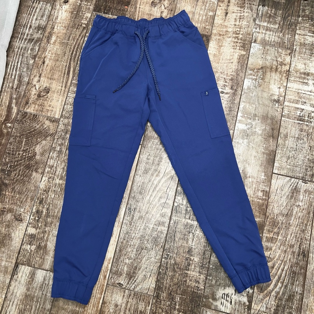 Jaanuu Mesh-Enhanced Jogger Scrub Pant size S in Galaxy Blue